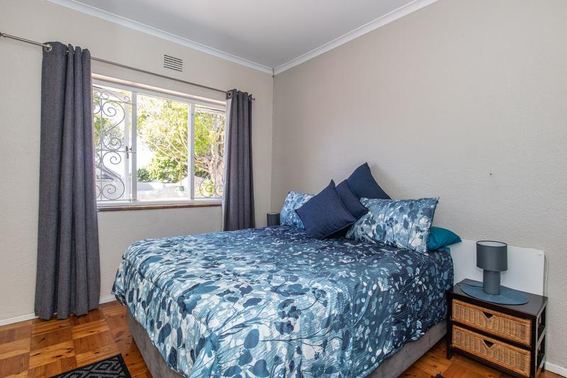 To Let 3 Bedroom Property for Rent in Meadowridge Western Cape